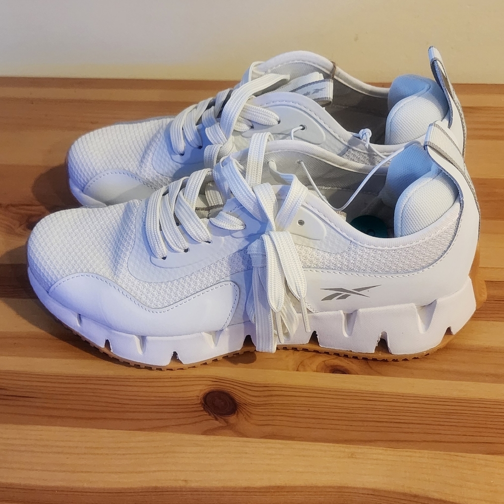 MUST GO!! Reebok White Athletic Sneakers Sz 8 NEW!!